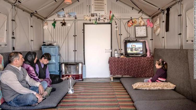 Mülteciler için ev tasarladı