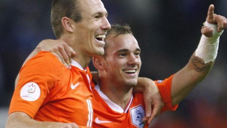 Sneijder ve Robben Advocaatı istemiyor