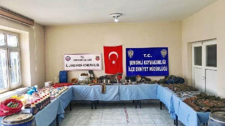 Şemdinlide PKKnın silah ve mühimmatları ele geçirildi