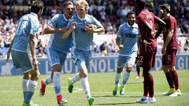 Lazio güldü... Totti son derbisinde üzüldü
