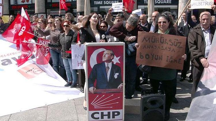 CHP Birlikleri YSK’yı Köln’de protesto etti