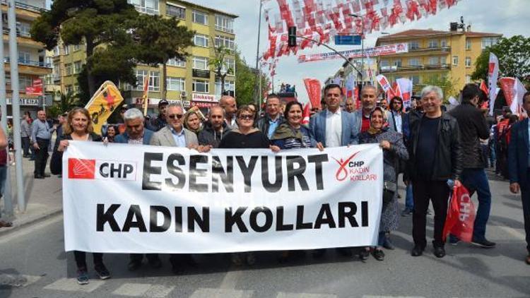 1 Mayıs kutlamalarının merkezi Bakırköyde CHP heyeti de yer aldı