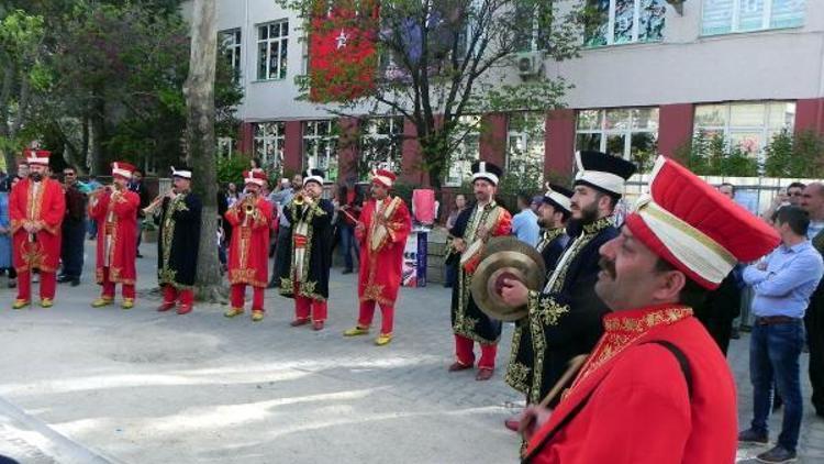 Mehteran gösterisi ilgi gördü