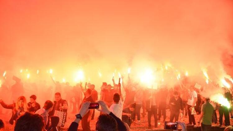 Karşıyaka’dan meşaleli protesto