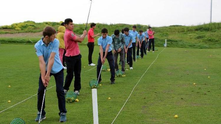 İşitme engelli gençler golf milli takımı için hazırlanıyor
