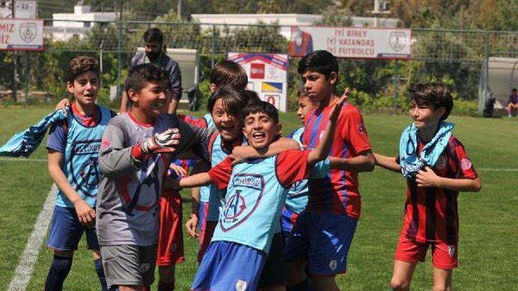 Altınordu Futbol Okullarının şenliği coşkulu görüntülere sahne oldu