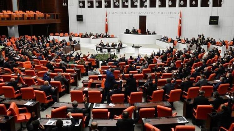 Son dakika... Mecliste HDP ile MHP arasında çok sert tartışma...