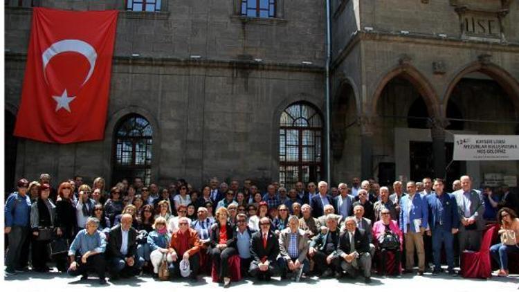 2 Cumhurbaşkanı çıkaran 124 yıllık lisede geleneksel buluşma