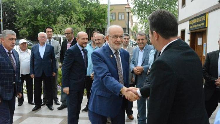 SP Genel Başkanı Karamollaoğlu, Evetçiler, hayırcılar diye iki kamp olmaz