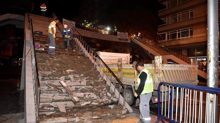 Örümcek üst geçit sökülmeye başladı