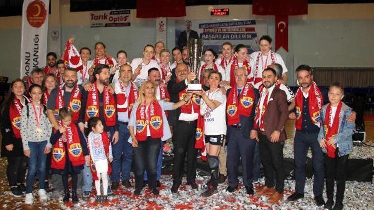 Kastamonu Belediyespor, hentbolda şampiyon oldu