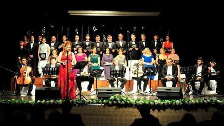 Lüleburgaz Sanat Sevenler Derneği hicaz makamında konser verdi