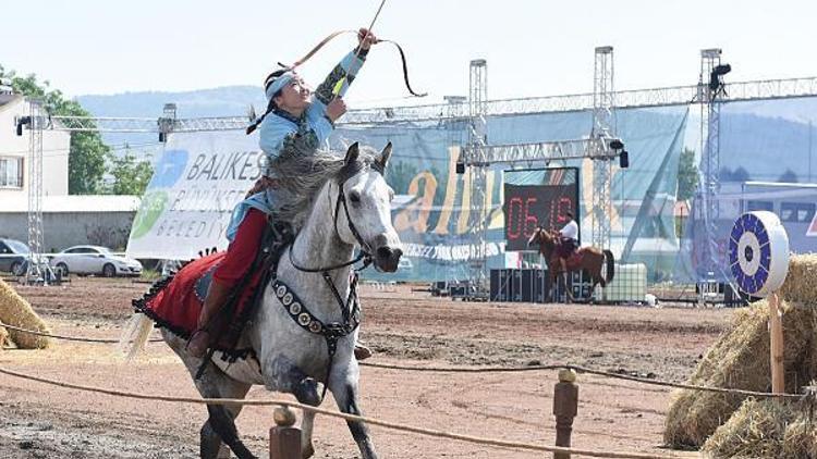 Balıkesirdeki Altın Ok Festivali sona erdi