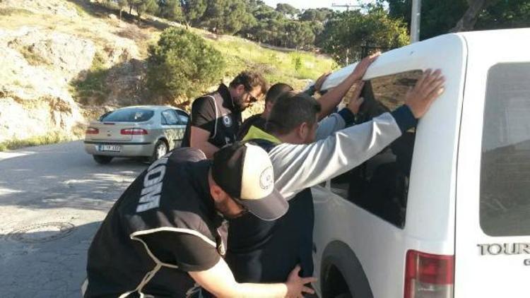 Ayvalık polisinden narkotik köpekli uyuşturucu denetimi