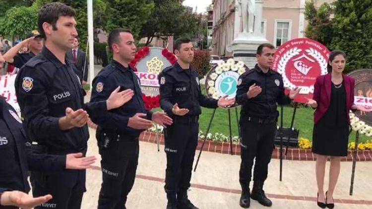 Engellliler Haftası etkinliğinde polislerden işaret diliyle İstiklal Marşı
