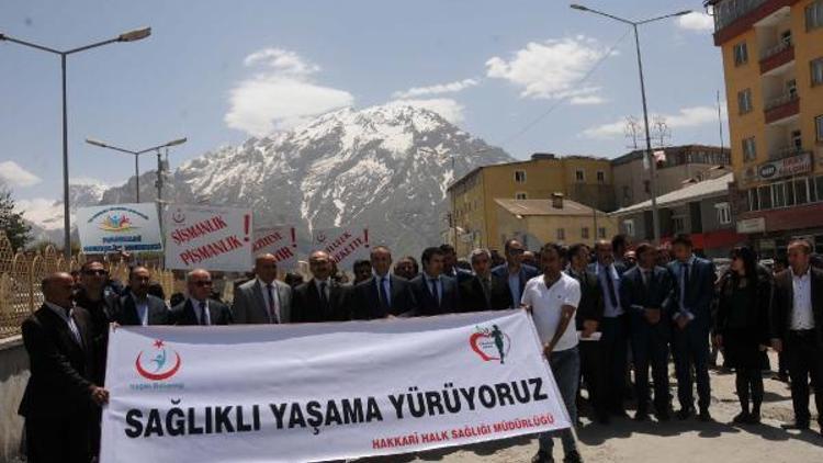 Hakkaride sağlık için hareket et yürüyüşü