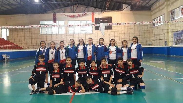 Voleybolda şampiyon adayı Çerkeş oldu