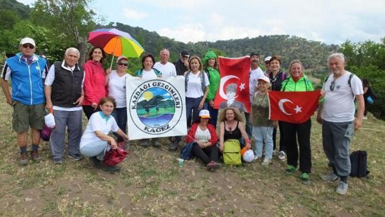 Yayla yürüyüşünde önce zumba sonra yoga yapıldı