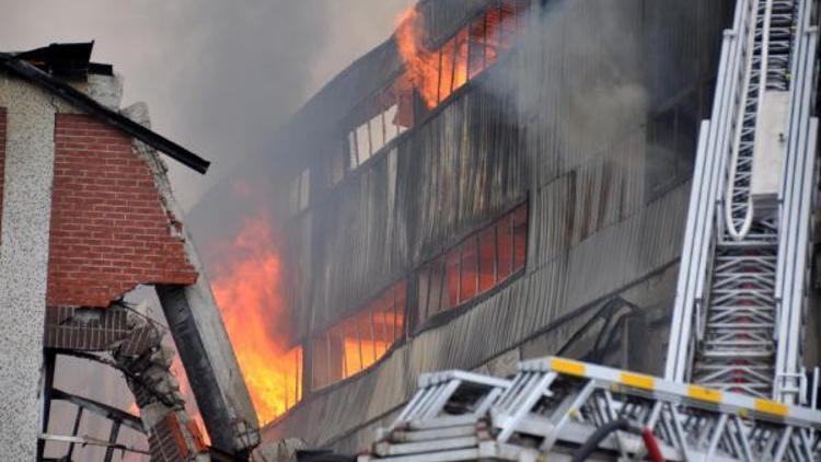 Trabzonda mobilya fabrikası yandı (3)