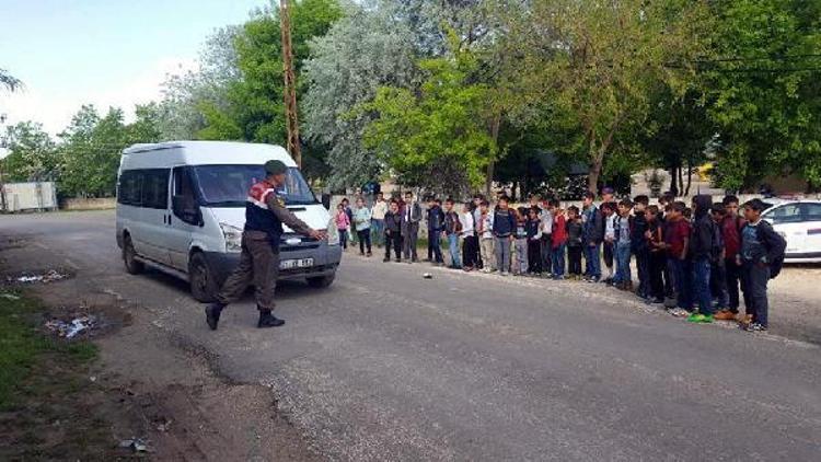 Erganide Jandarmadan öğrencilere trafik eğitimi