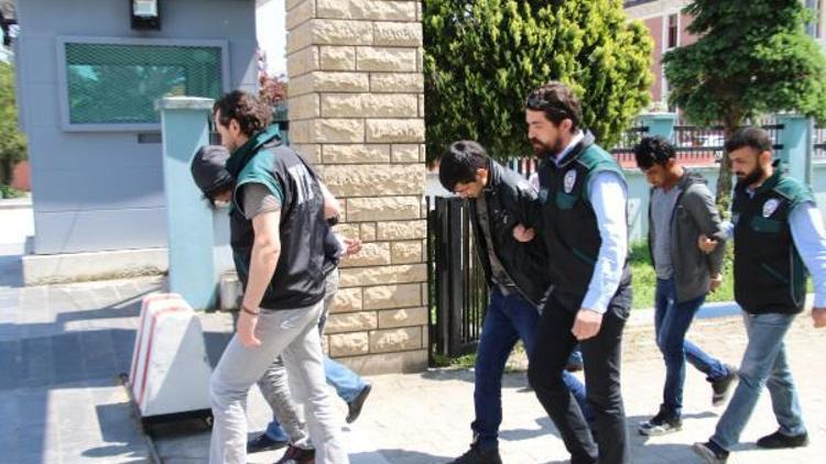 Afgan uyuşturucu satıcılarına polis baskını