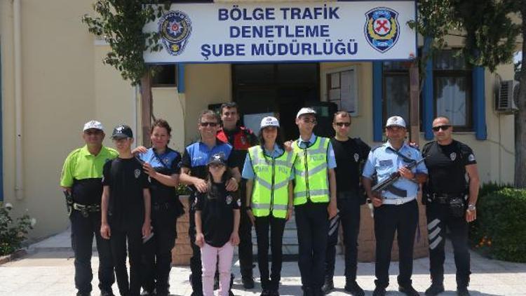 Polis üniforması giyen engelli çocuklar hayallerini gerçekleştirdi