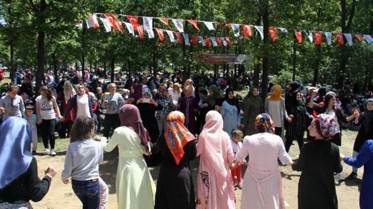 Erken Anneler Günü kutlamasında anneler doyasıya eğlendi