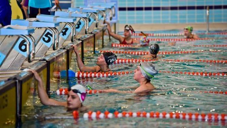 Paletli yüzme Türkiye şampiyonası başladı