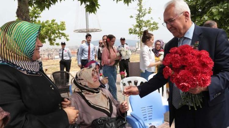 Karabağlarda Anneler Günü şenliği