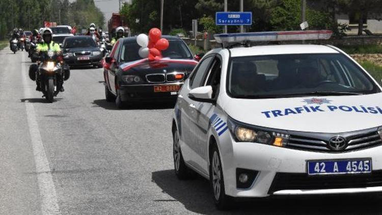 Valinin makam aracı, şehit çocuğunun sünnet aracı oldu