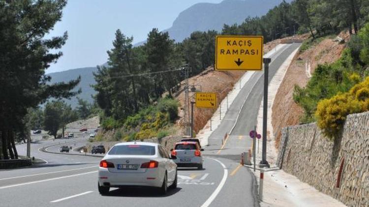 Bucada en acı Anneler Günü; 24 kaza kurbanı gözyaşlarıyla uğurlandı (6)