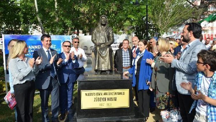 Anneler Günü’nde ‘Zübeyde Hanım’ heykeli açıldı