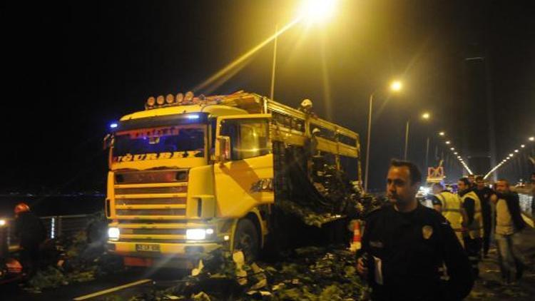 Osmangazi Köprüsünde kamyonun kasası yandı