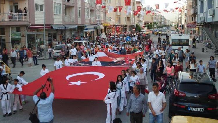 Dalamanda gece gündüz festival coşkusu