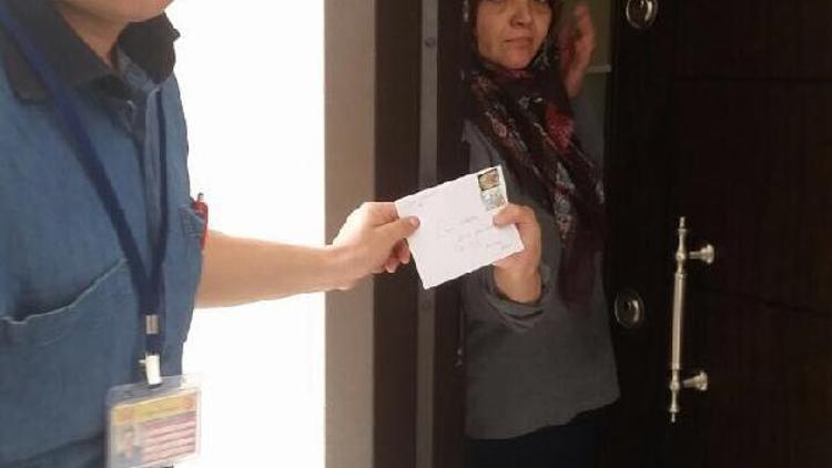 Postacılar bu kez anneler için mektup taşıdı