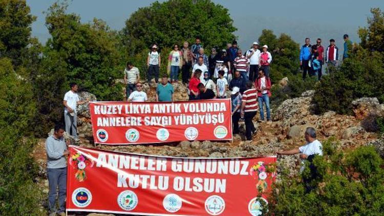 Elmalıda annelere saygı yürüyüşü