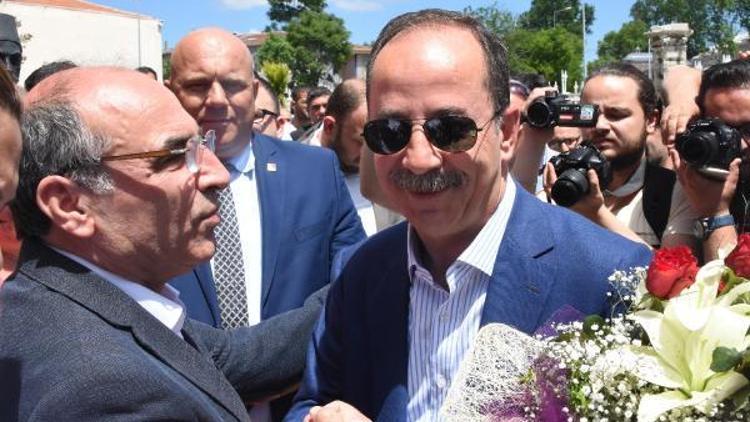 Edirne Belediye Başkanı Gürkan, alkışlarla karşılandı
