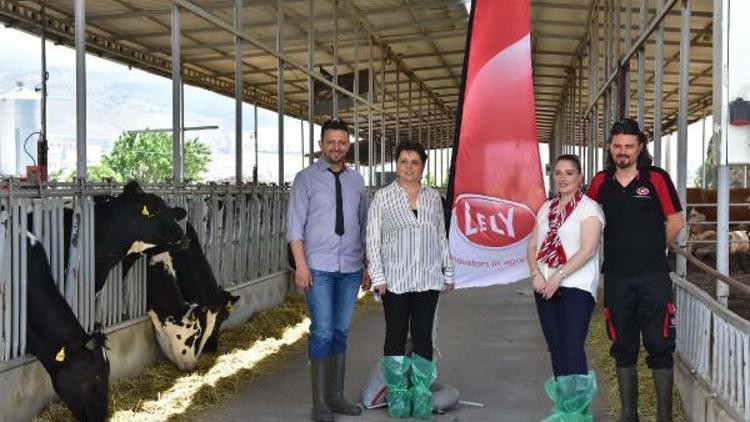 Lely süt sağım robotlarını İzmirde tanıttı
