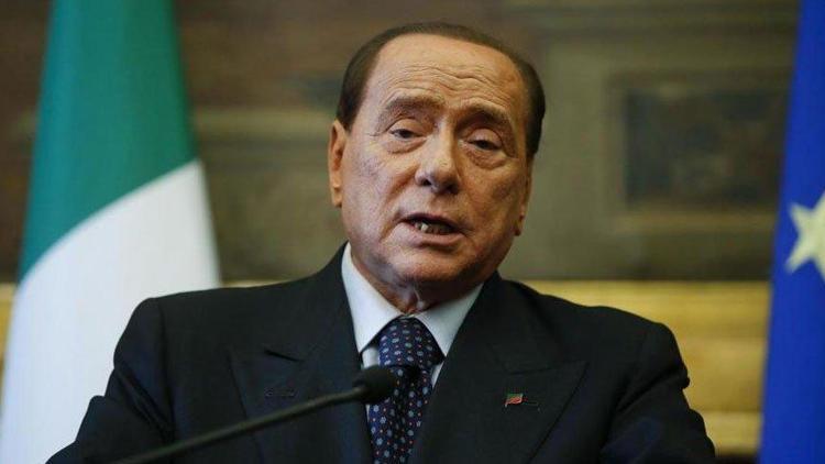 Berlusconiden Macronun eşi hakkında skandal sözler