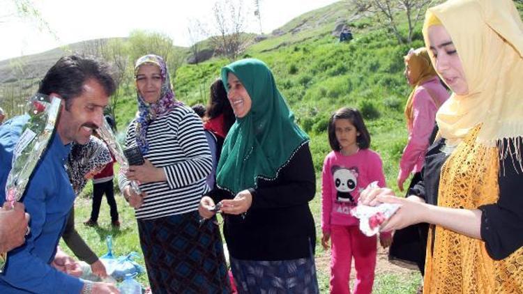 Ülkücü gençlerden anneler günü pikniği