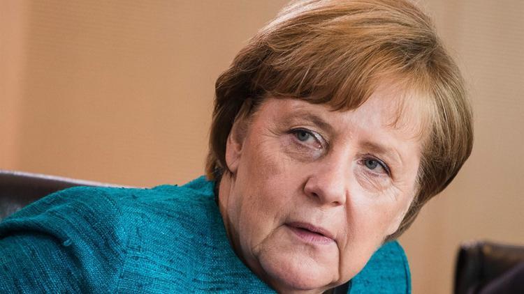 Merkel, anketlerde önde gidiyor