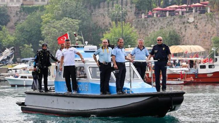 Antalyada deniz polisi 1 yılda 98 kişiyi kurtarıp 23 ceset çıkardılar