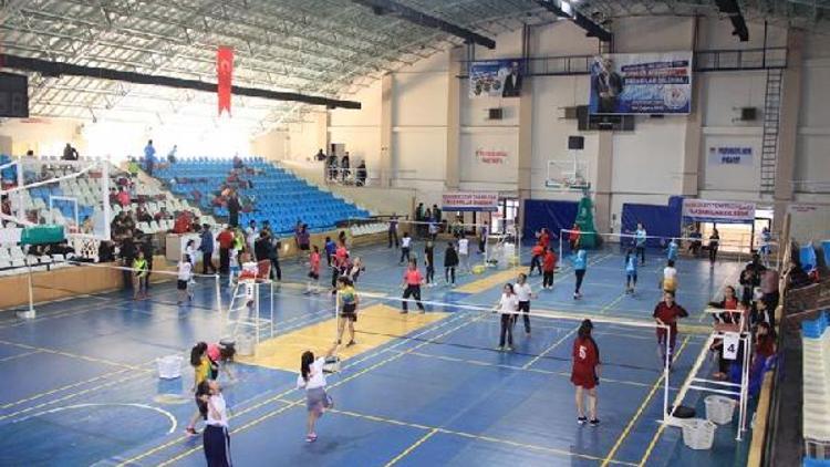 Badminton Türkiye Şampiyonası Erzincanda