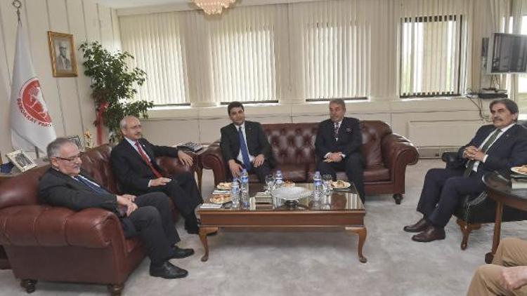 Kılıçdaroğlu, DP Genel Başkanı Gültekin Uysalla görüştü