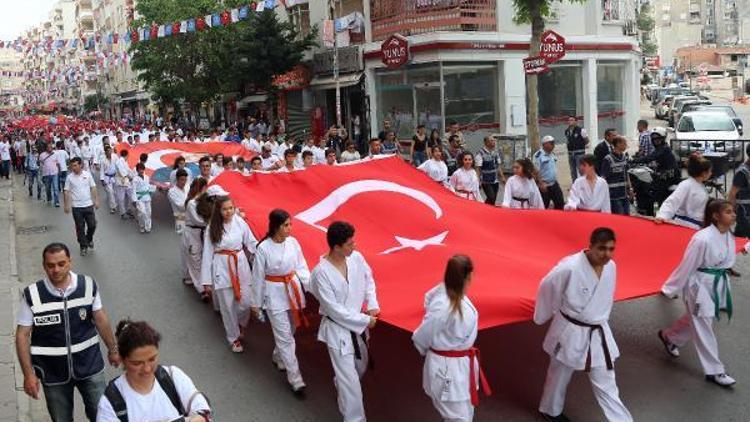 Mersinde coşkulu 19 Mayıs kutlamaları