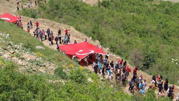 Şemdinlide geleneksel Goman Dağı Yürüyüşü yapıldı