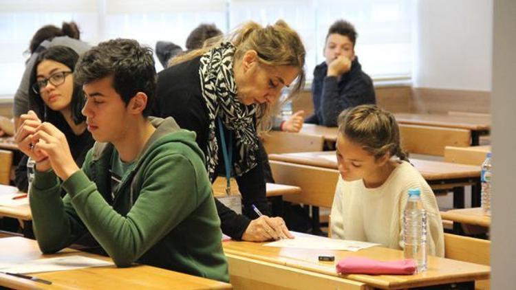 Mazeret sınavlarının ilk gün oturumu başladı