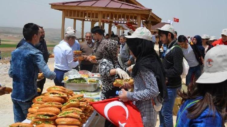 Mangaldağında Kurtuluş Savaşı şehitlerine ziyaret