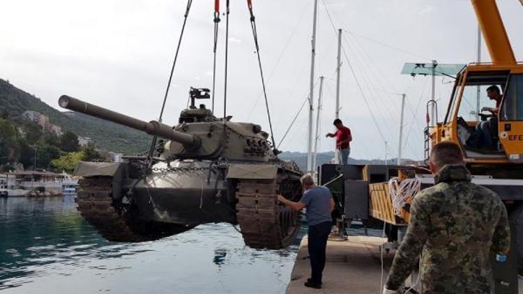 Dalış turizmi için tank batırıldı
