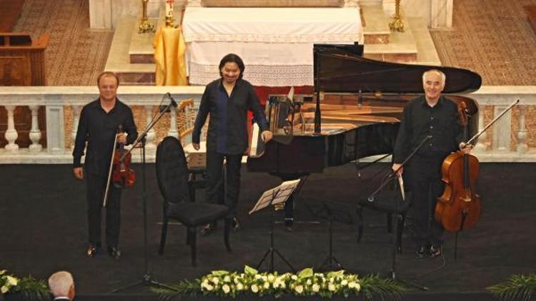 Santa Maria Konserlerinde Arkas Trio Rüzgarı